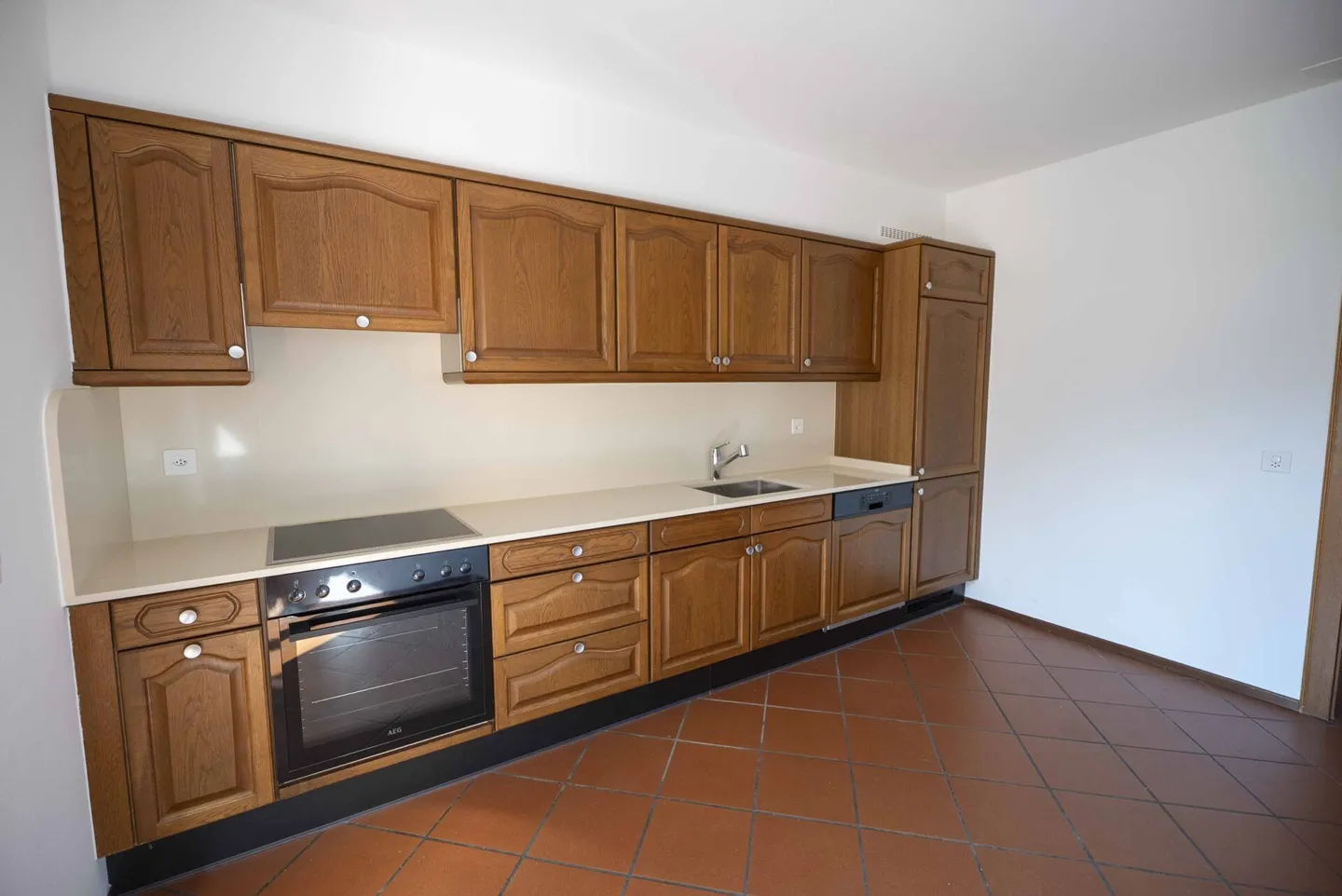 Gorduno: Wir verkaufen eine schöne Einkommensresidenz mit drei großen Wohnungen - Foto 13 von 20