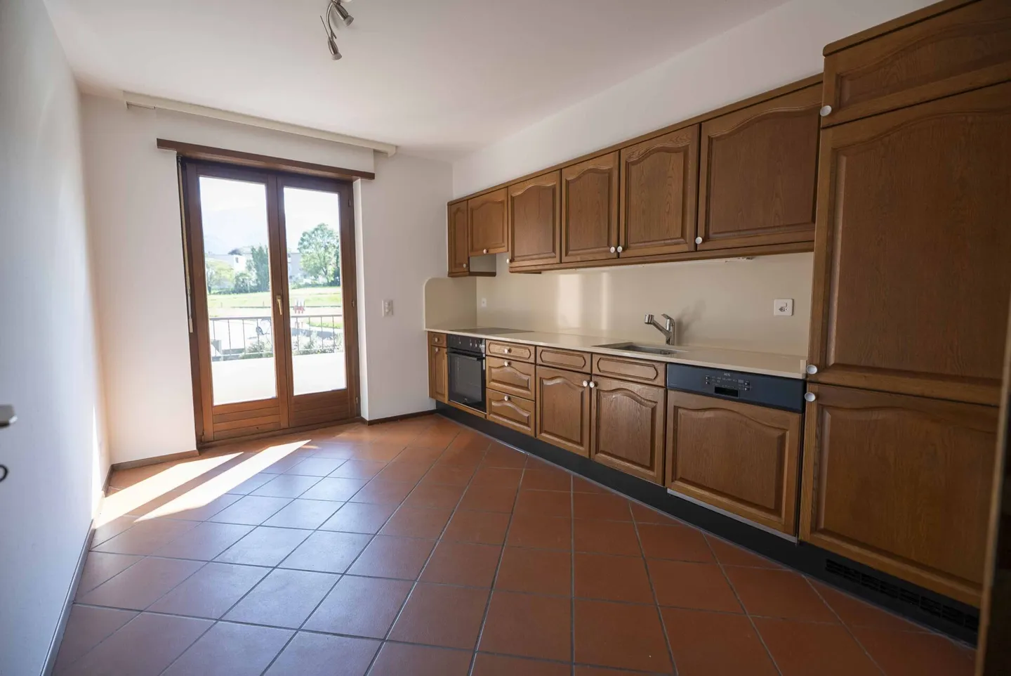 Gorduno: Wir verkaufen eine schöne Einkommensresidenz mit drei großen Wohnungen - Foto 17 von 20