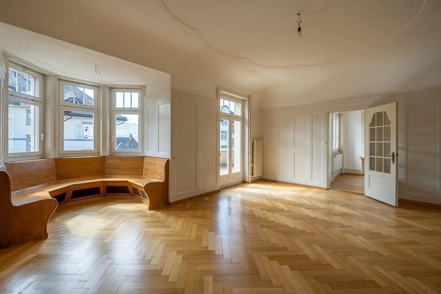Charmante appartement de 7 pièces d'environ 200 m² de surface habitable - Photo 5 sur 13