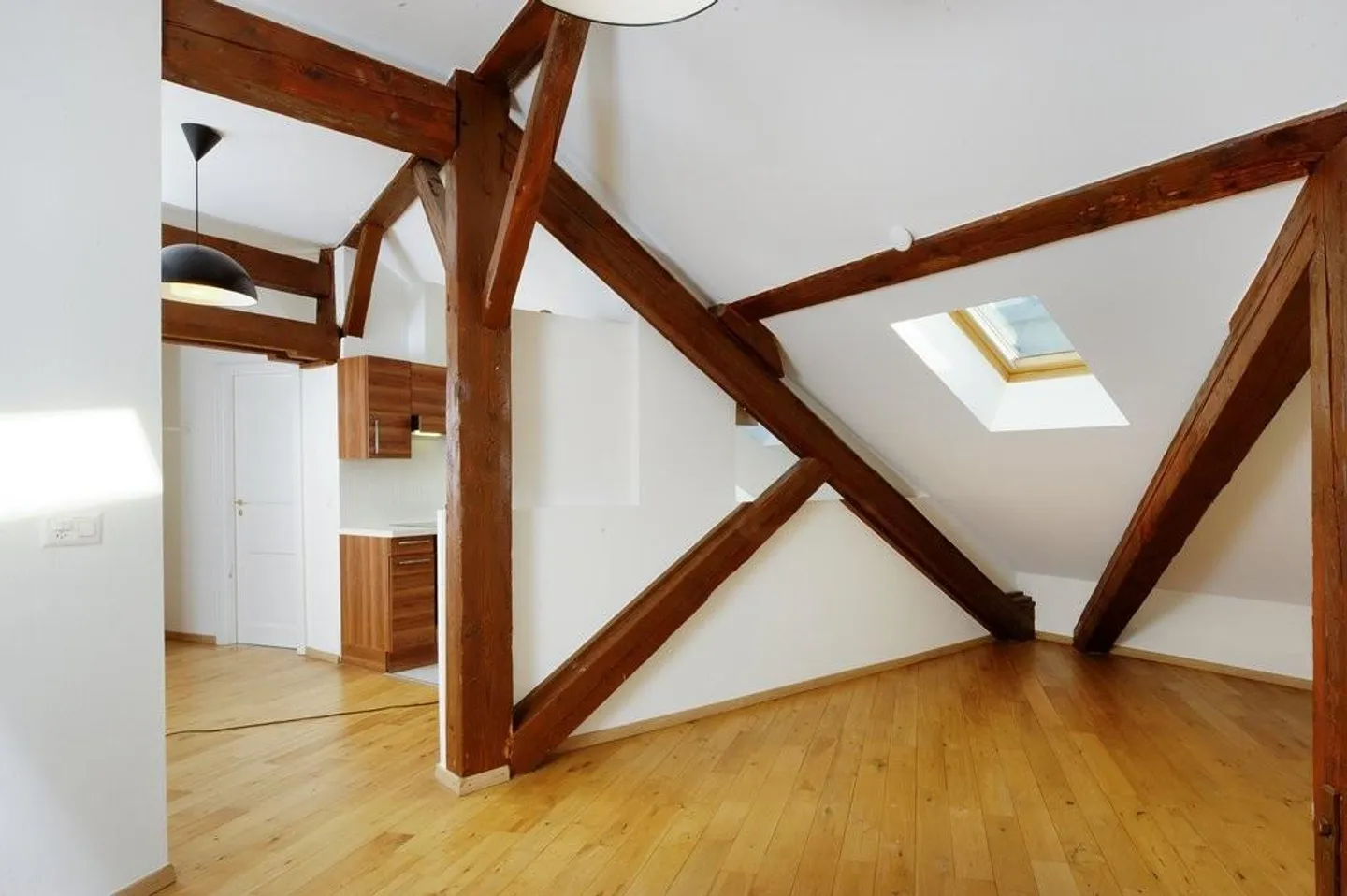 Rent without deposit - Bright apartment in the city center - Photo 3 of 7