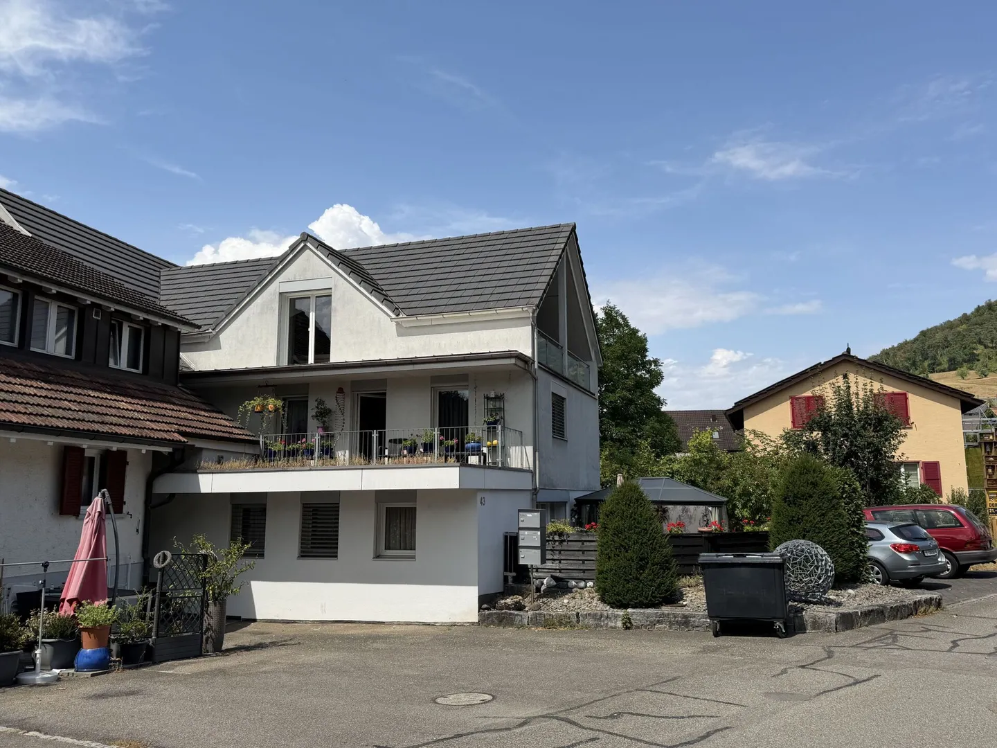 Appartement en duplex de 4,5 pièces incluant une place de parking - Photo 1 sur 12