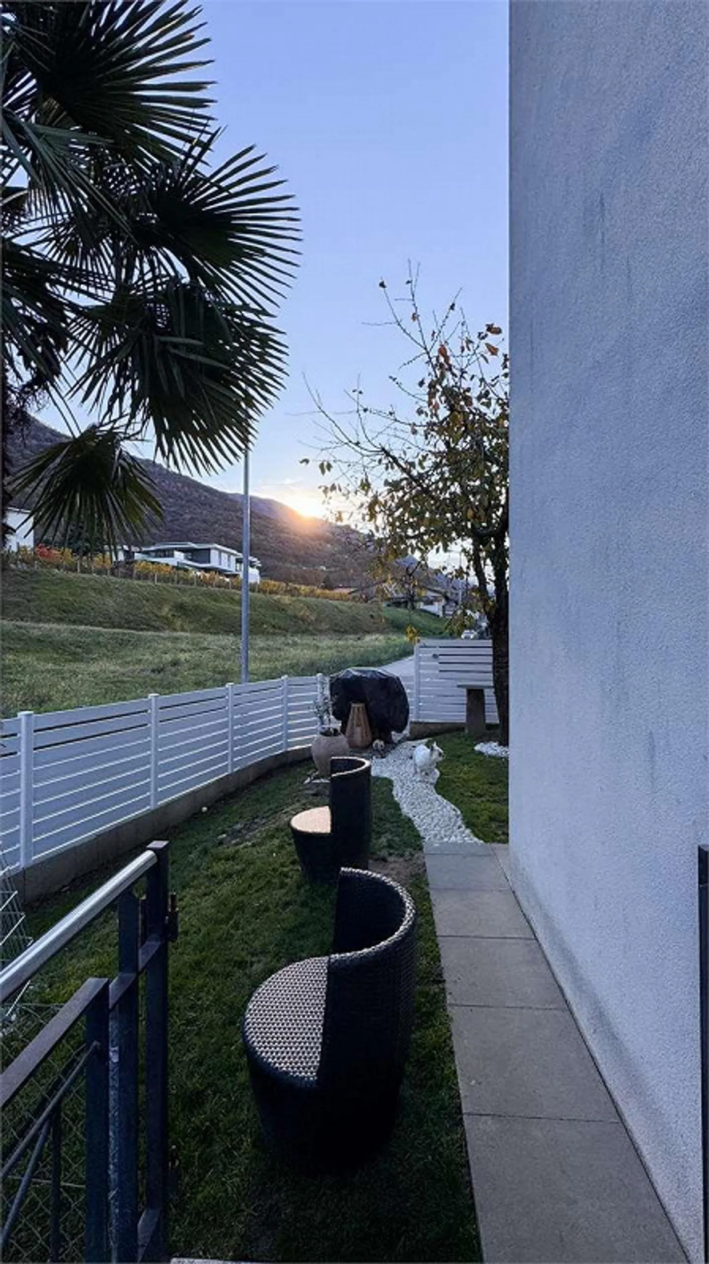 BELLISSIMO APPARTAMENTO CON GIARDINO A SANT'ANTONINO - Foto 11 di 13