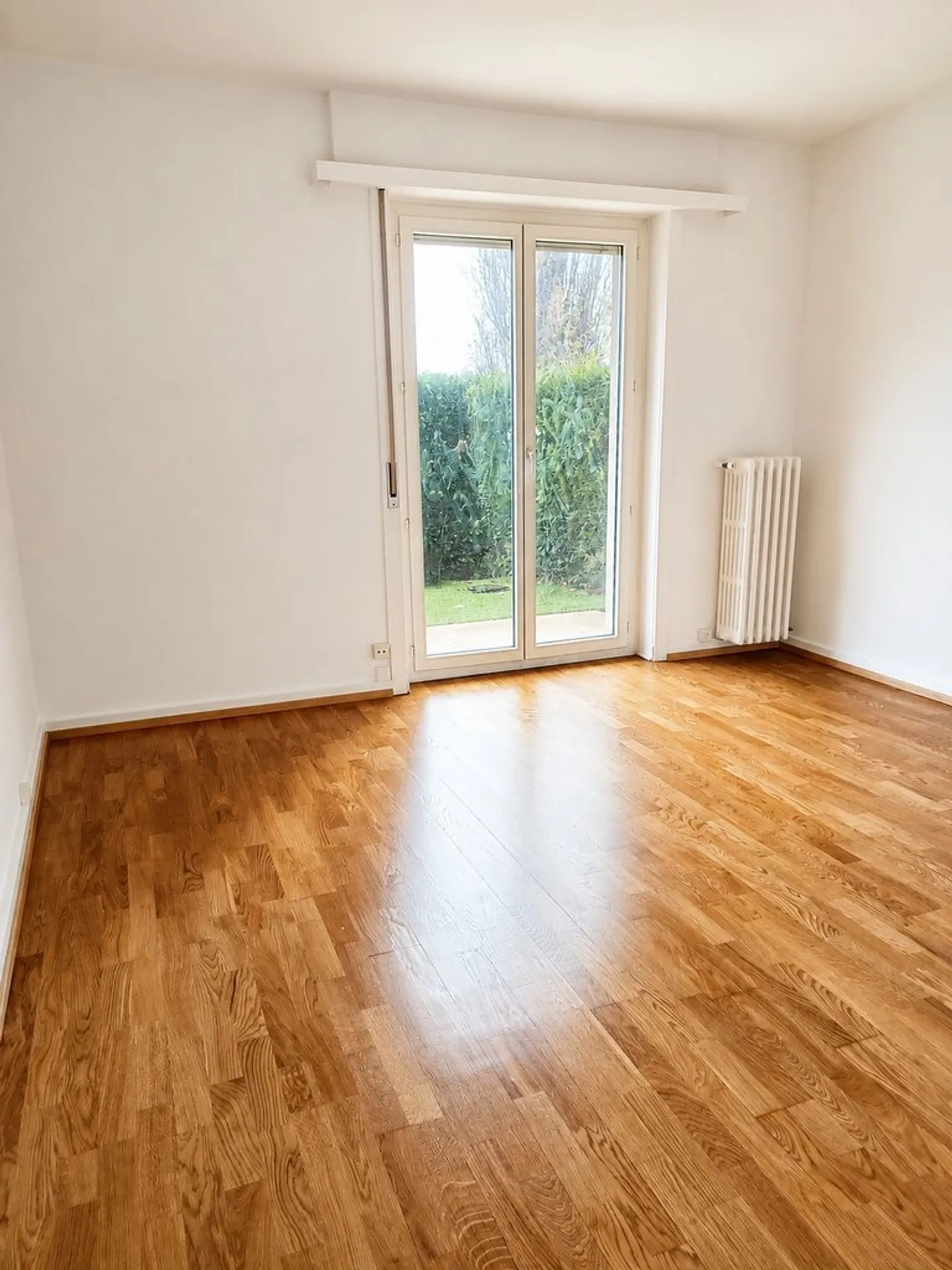 Appartement Charmant avec Terrasse - Photo 2 sur 5