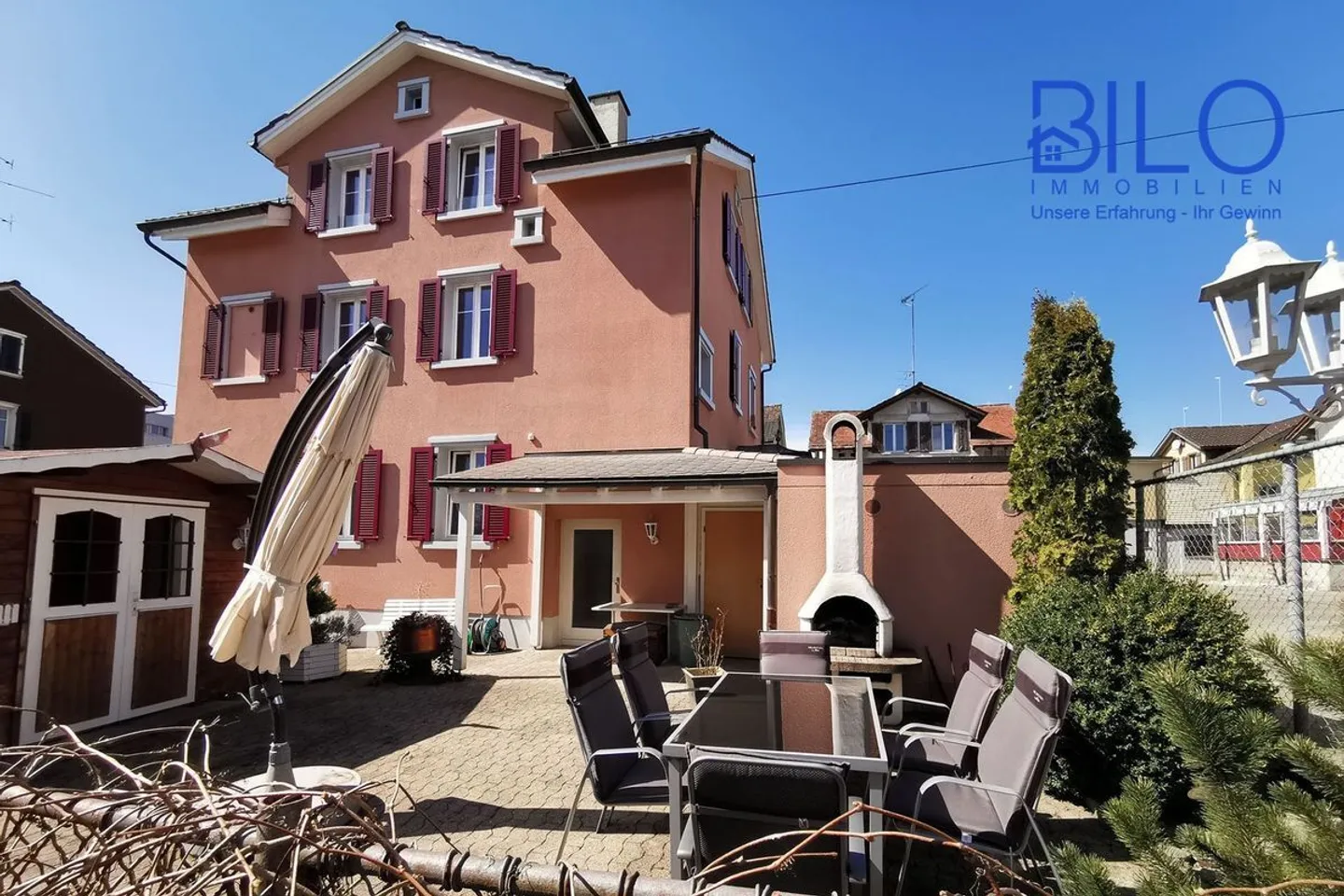 Bâtiment résidentiel avec diverses possibilités en excellent état - Photo 2 sur 13