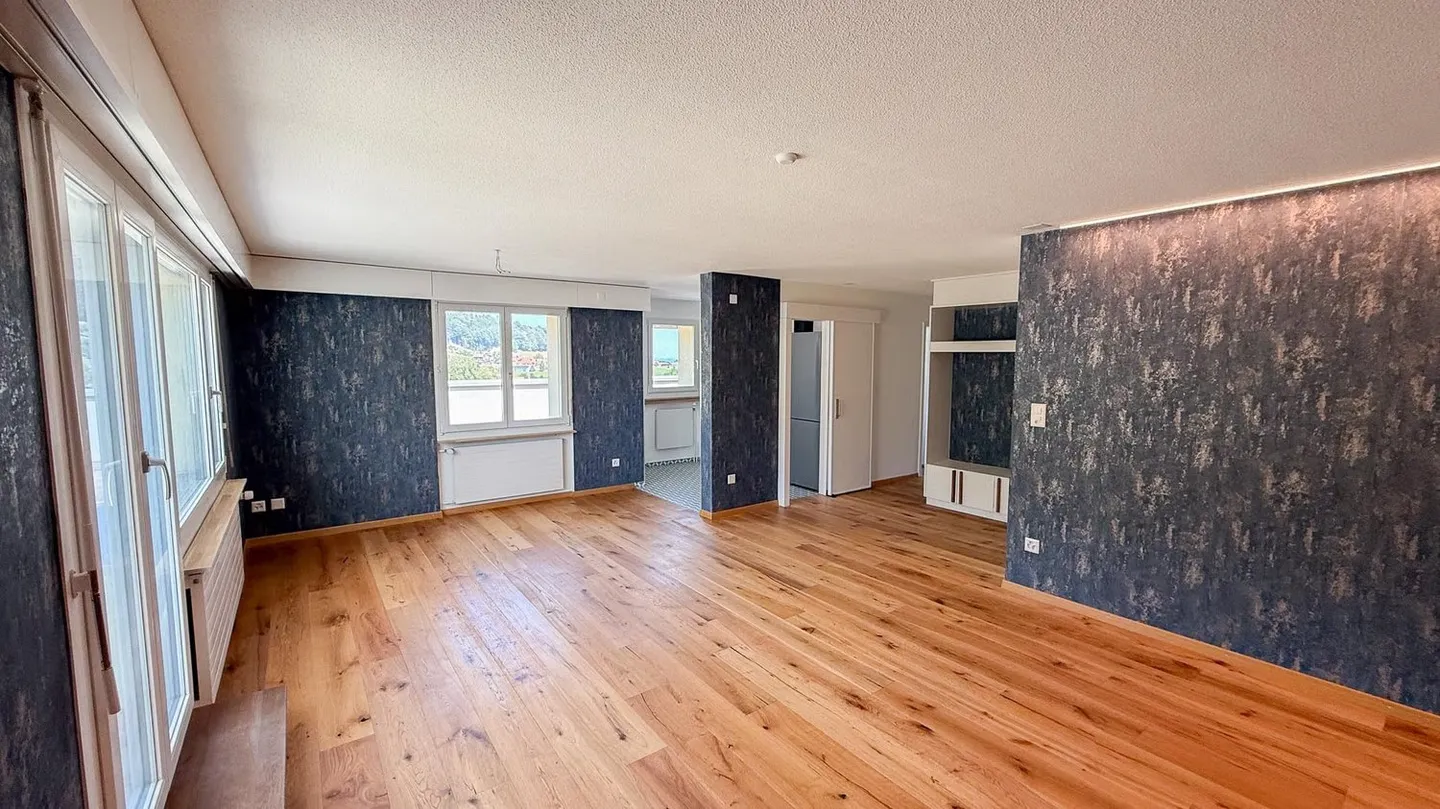 2½-Zimmer-Dachwohnung mit 60 m2 Terrasse & Weitsicht - Photo 6 sur 12