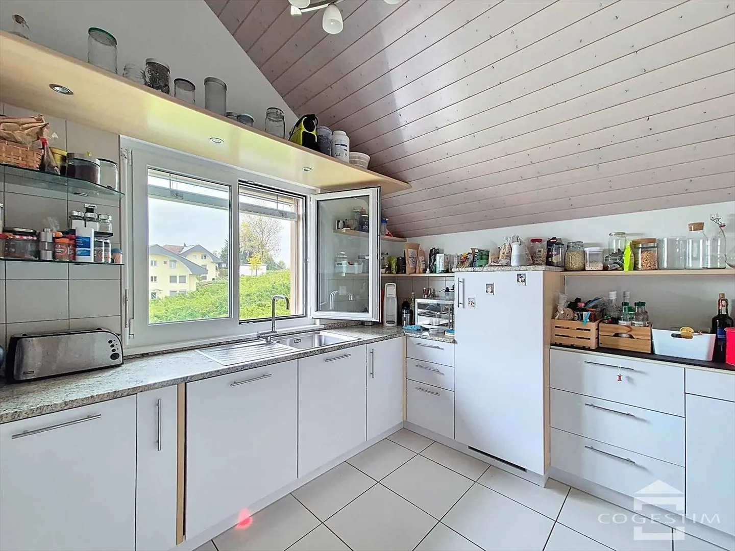 Dachgeschoss 4.5 Zimmer - Foto 4 von 12