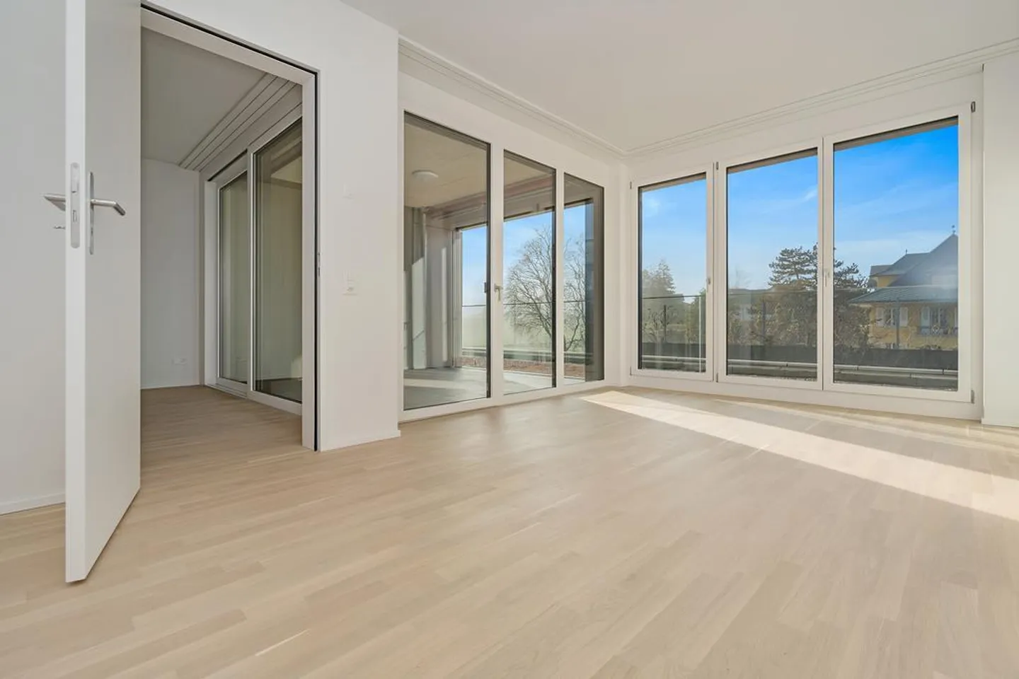 Appartamento moderno di 3,5 stanze con cortile attraente - Foto 6 di 7