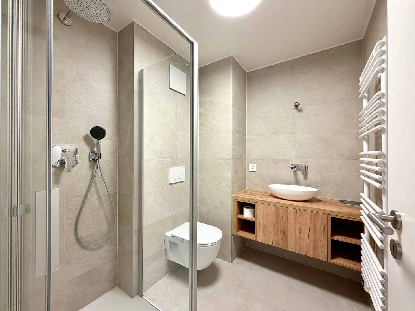 Renovated Apartment with Terrace - Photo 12 of 13