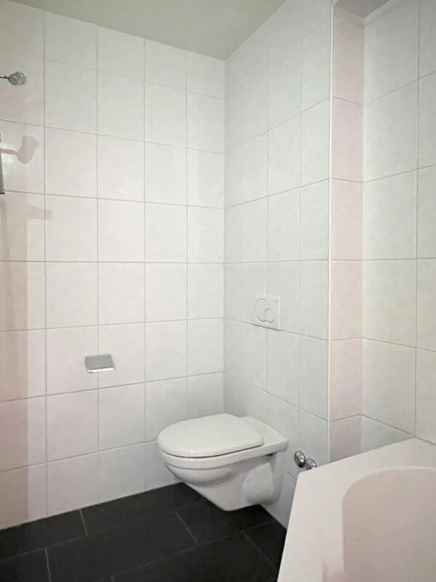 Condominium ensoleillé de 3,5 pièces avec balcon, cave et place de parking - Photo 9 sur 25