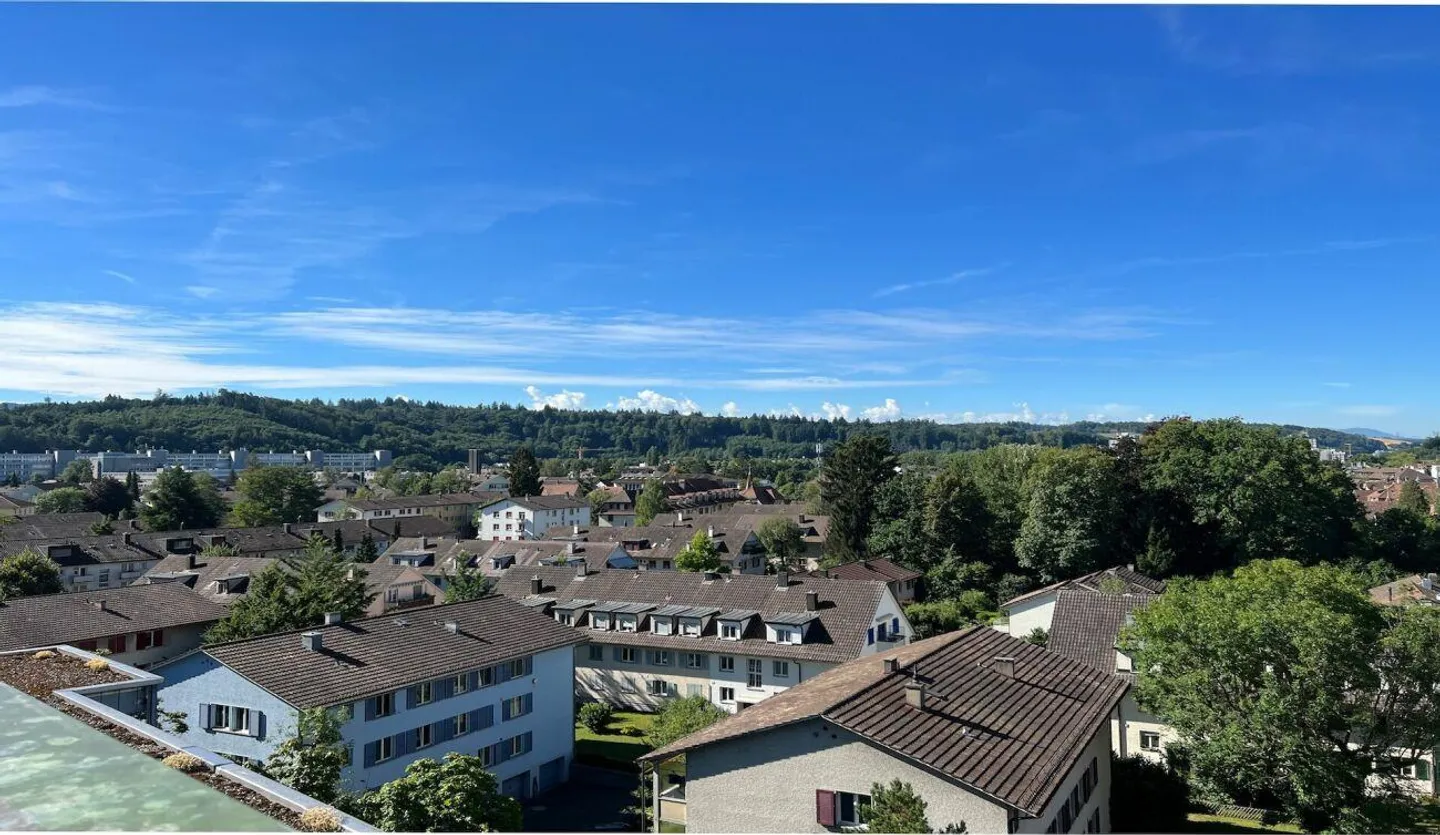 Condominium ensoleillé de 3,5 pièces avec balcon, cave et place de parking - Photo 20 sur 25