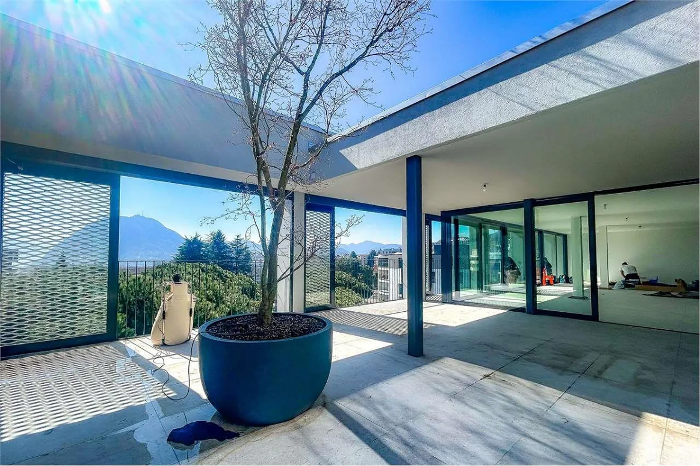 Penthouse in a strategic location with unobstructed views - Photo 2 of 6