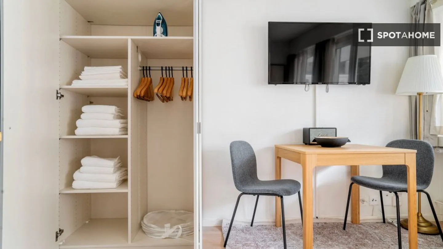 Studio for rent - Photo 7 of 8