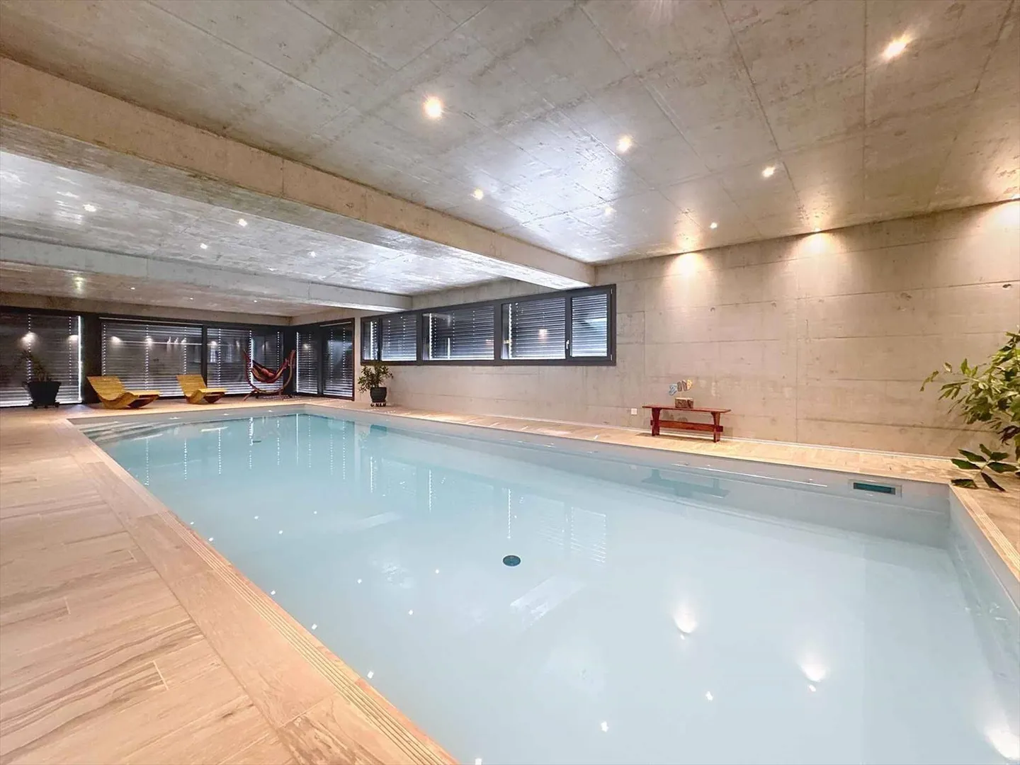 Außergewöhnliches Chalet auf 3 Ebenen mit Innenpool/Wellnessbereich - Foto 12 von 13