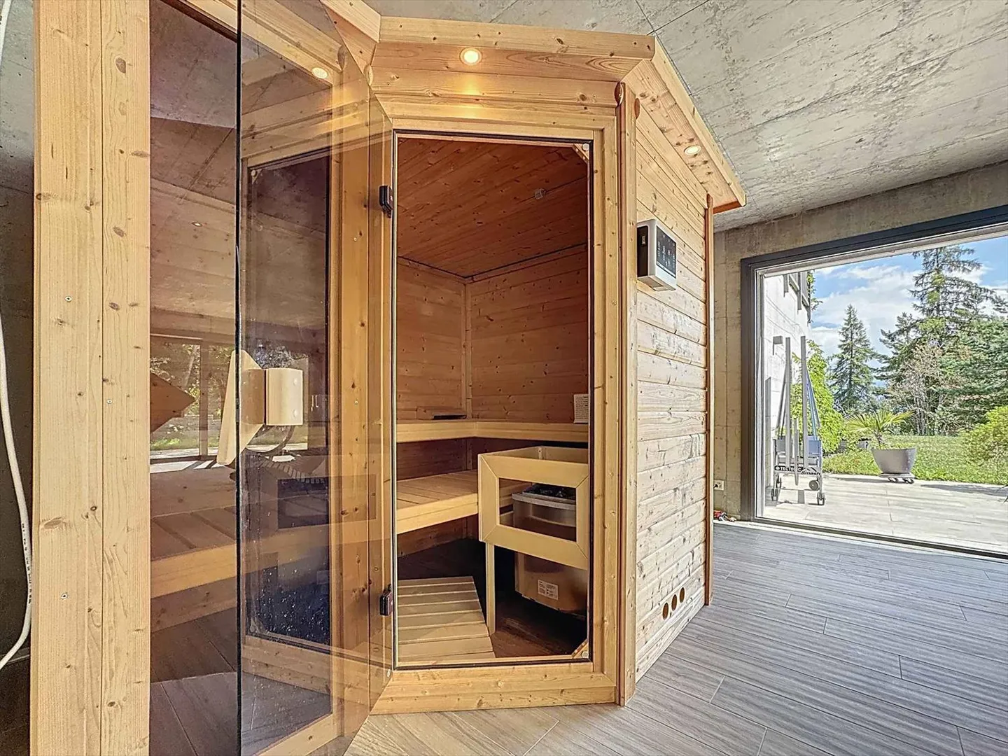Außergewöhnliches Chalet auf 3 Ebenen mit Innenpool/Wellnessbereich - Foto 13 von 13