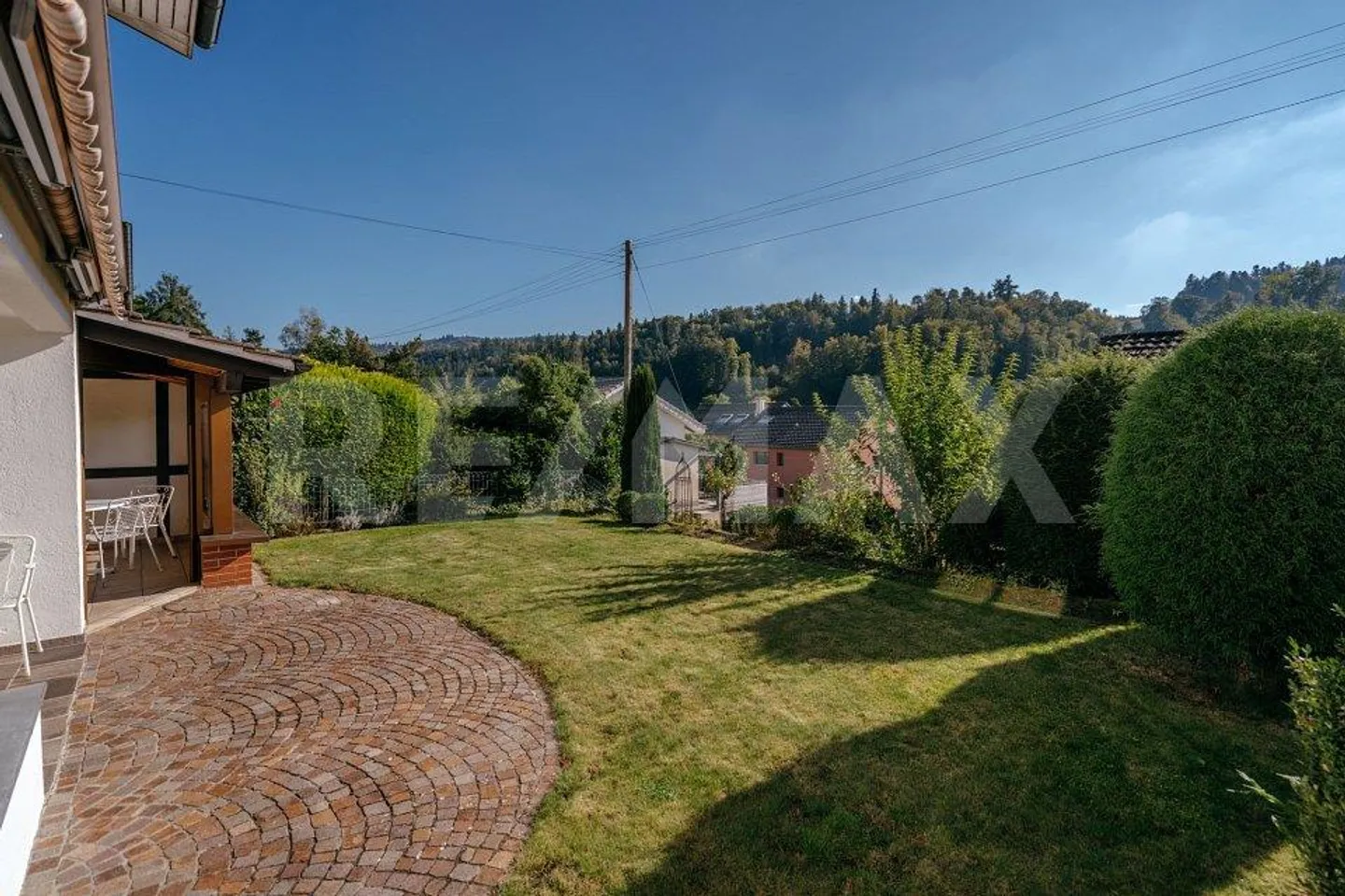 Charmantes Familienhaus mit Garten - Foto 2 von 13