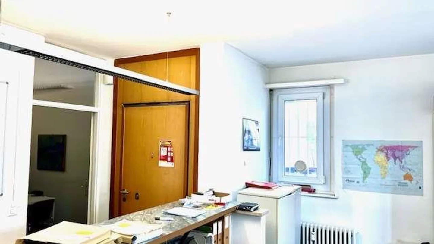 Edificio ad uso misto in vendita - Foto 3 di 10