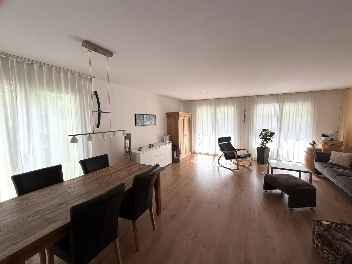 Semi-detached house for sale in a prime location - Photo 5 of 21
