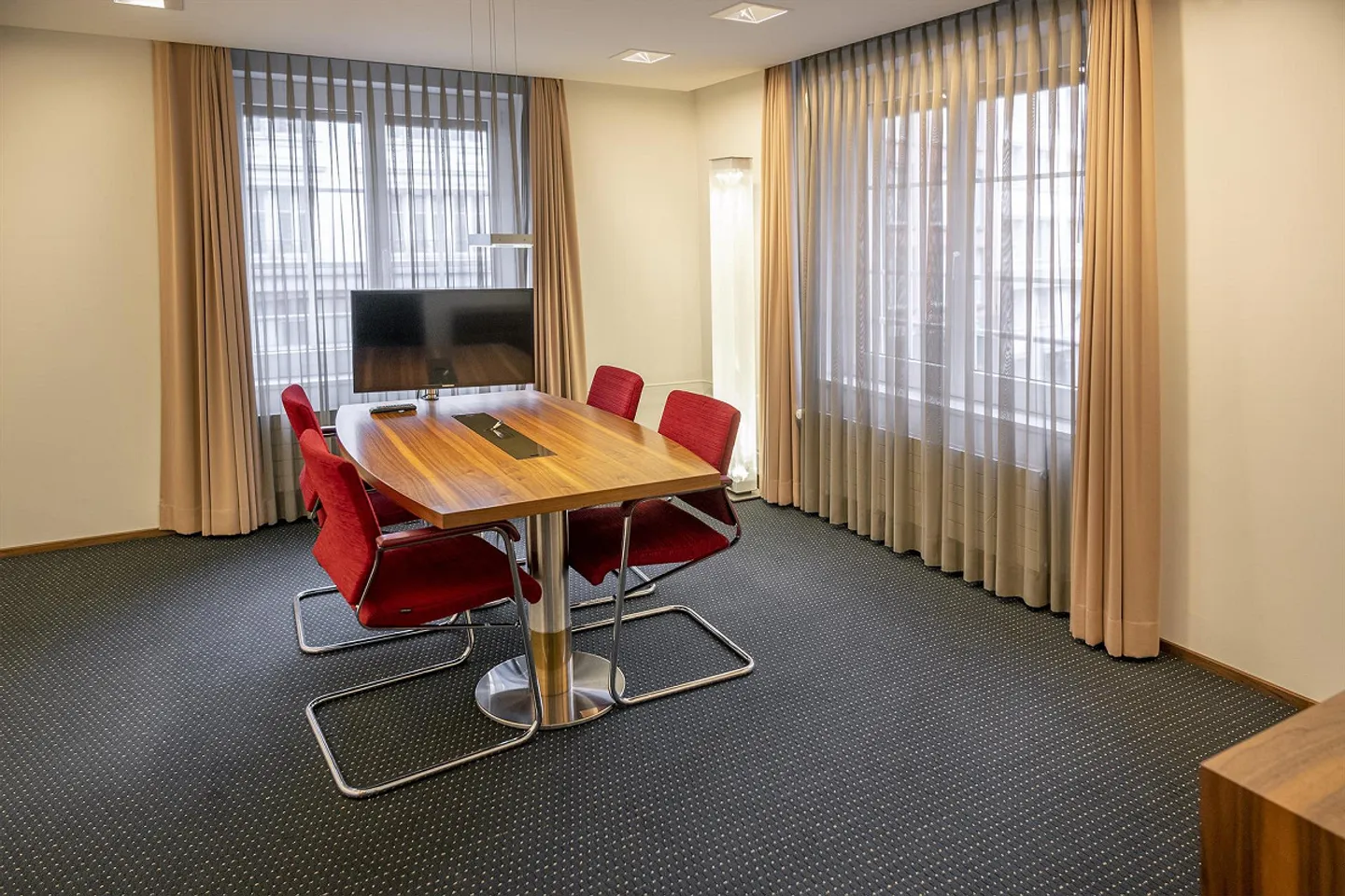 Espace de bureau attrayant au cœur d'Einsiedeln - Photo 3 sur 8