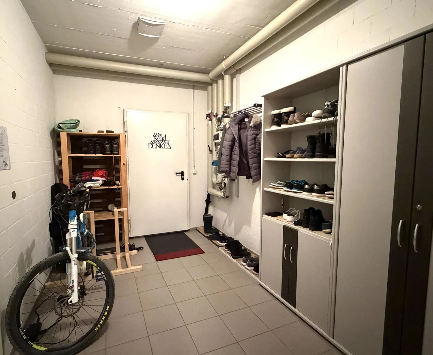 Semi-detached house for sale in a prime location - Photo 16 of 21