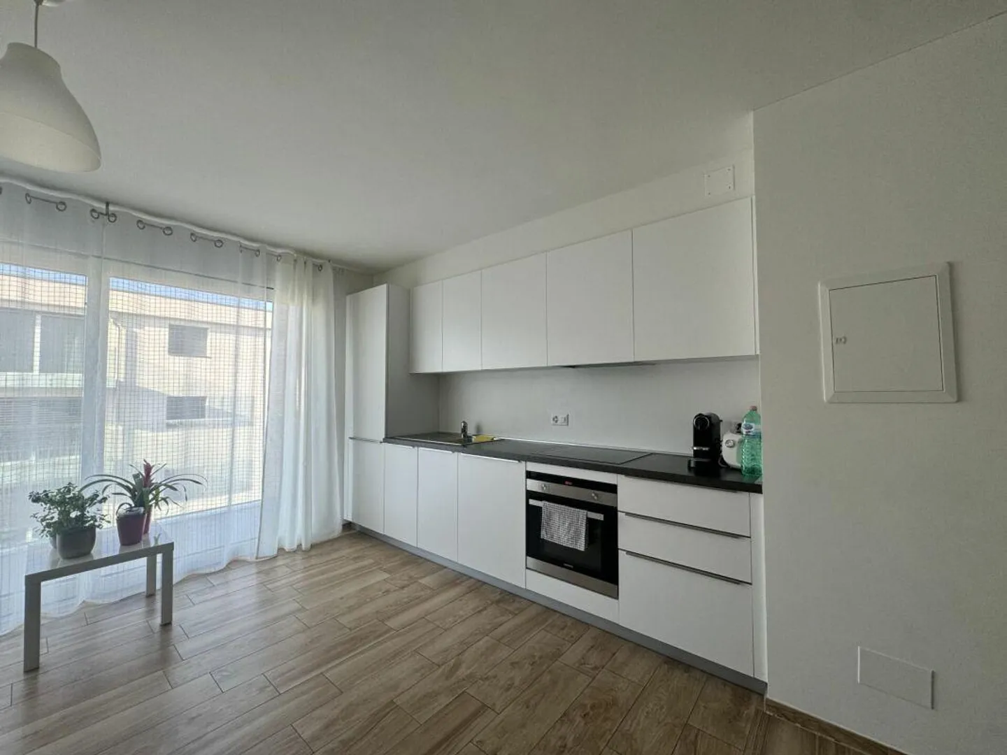 Spacious and modern 3.5 room apartment - Photo 1 of 4