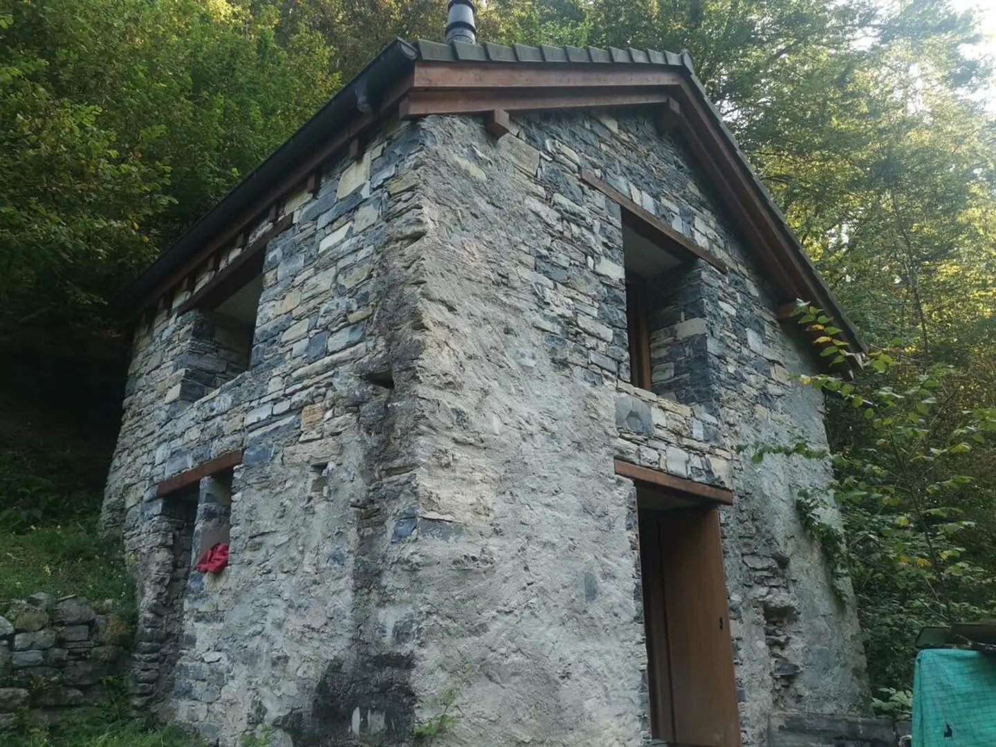 Rustico di 2 locali con terreno ed accesso al fiume - Foto 1 di 13