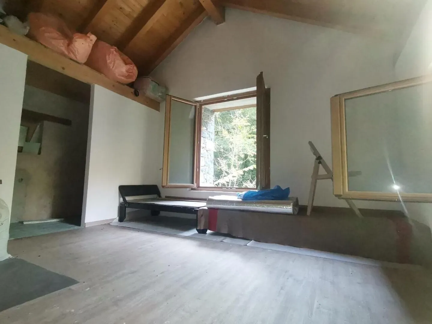 Rustico di 2 locali con terreno ed accesso al fiume - Foto 8 di 13