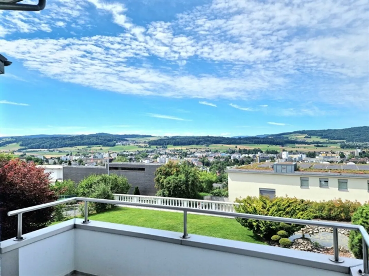 «Traumhafte Wohnlage mit schönem Garten und Panoramablick» - Foto 3 von 20