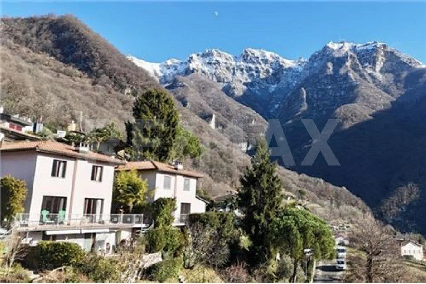 Charmante Villa mit atemberaubender Aussicht - Foto 4 von 13