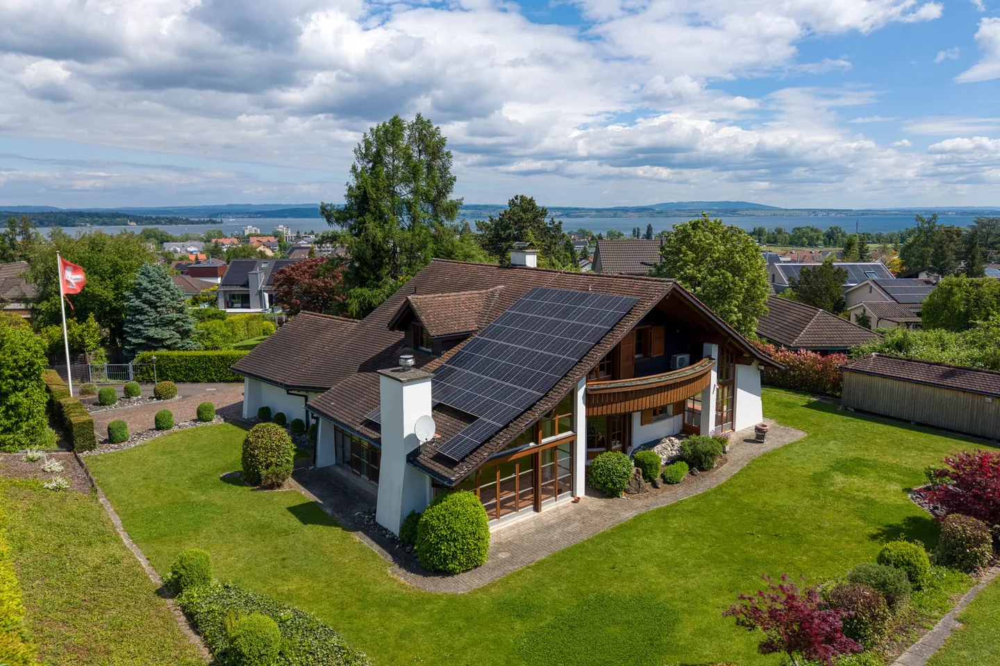 Maison individuelle avec un très grand terrain - Photo 4 sur 10