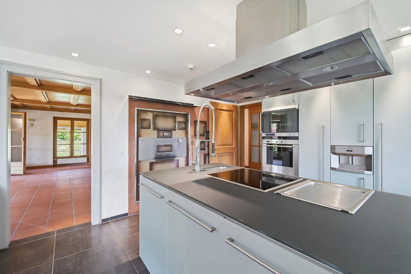 Maison individuelle avec un très grand terrain - Photo 7 sur 10
