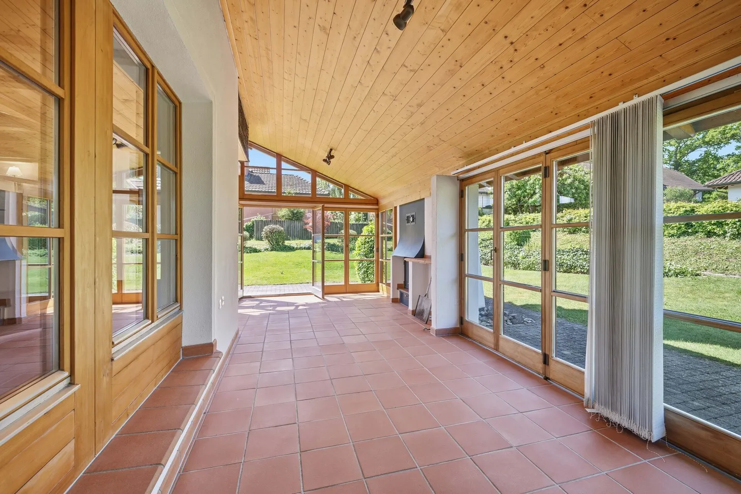 Maison individuelle avec un très grand terrain - Photo 8 sur 10