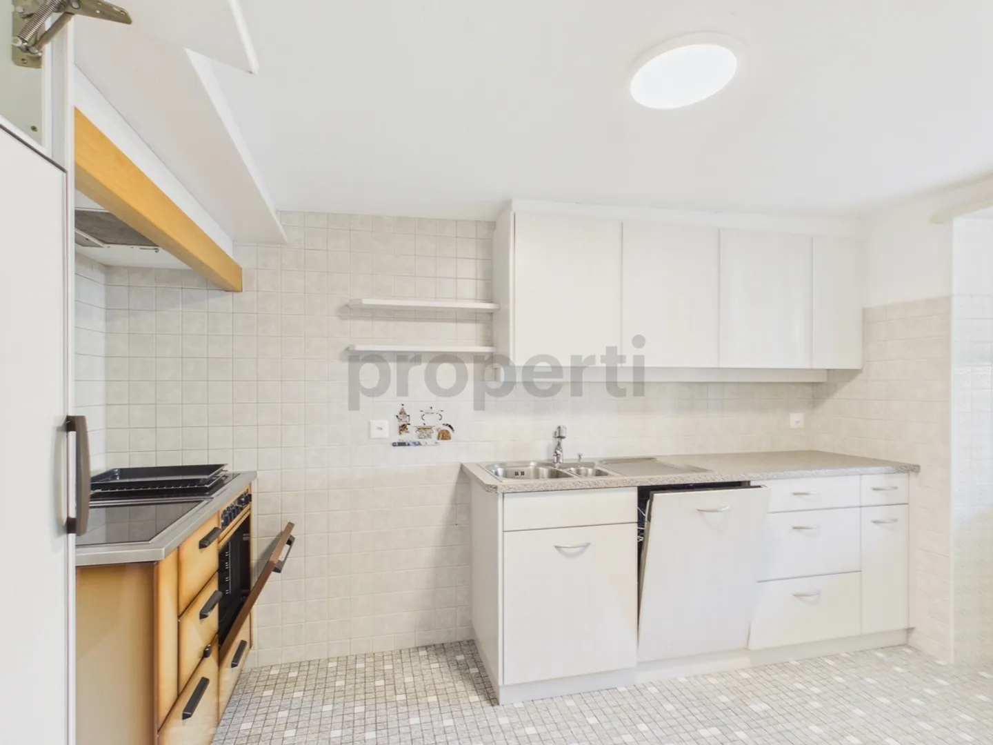 Charmante und lichtdurchflutete Wohnung mit schönem Balkon, inkl. einem Parkplatz - Foto 4 von 10