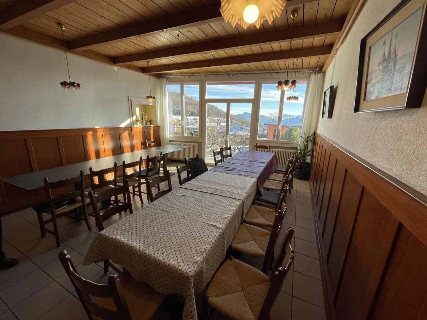 Restaurant avec pension avec terrasse d'été et jardin dans un emplacement ensoleillé - Photo 2 sur 13