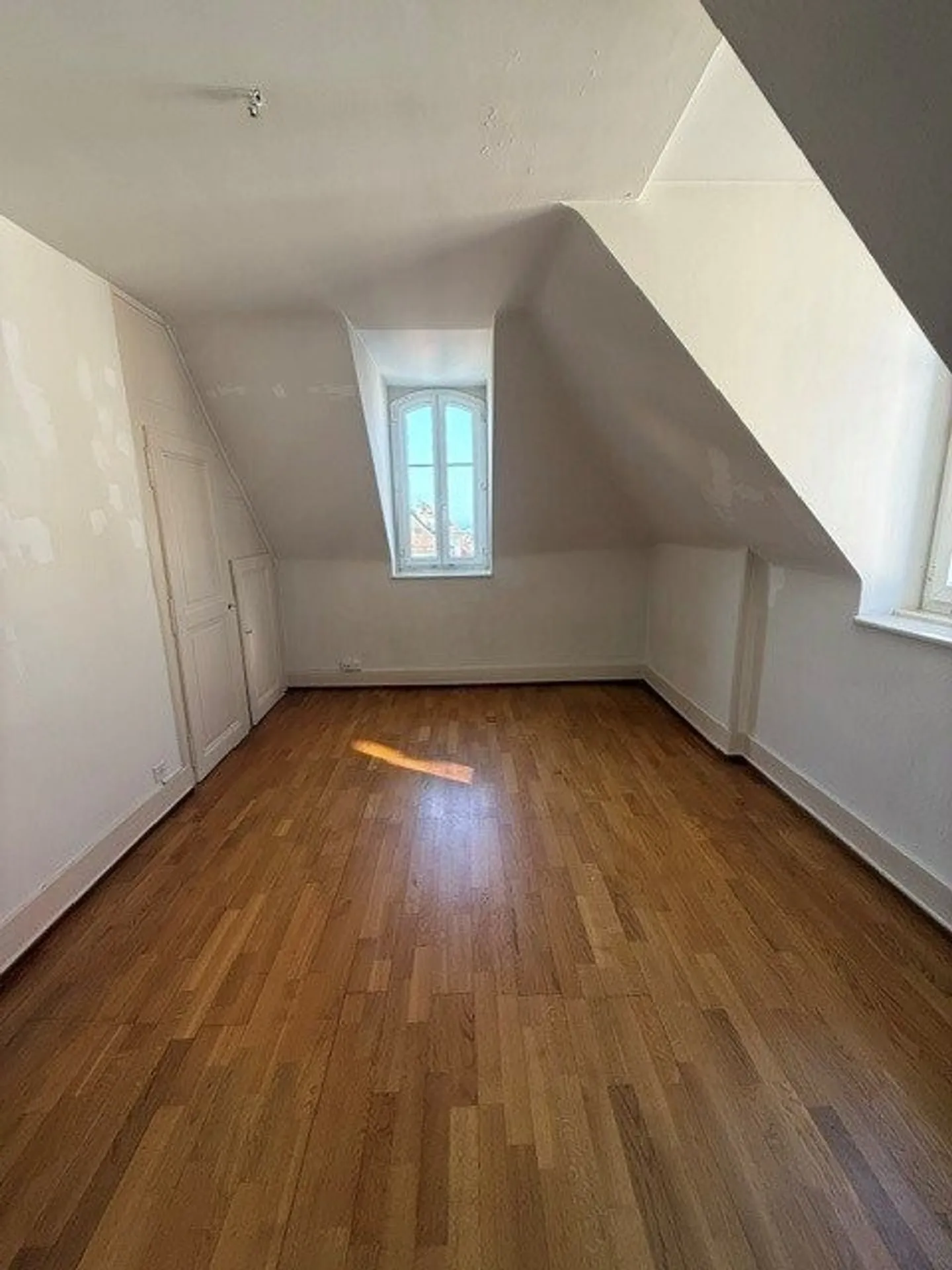 Appartement Charmant avec Cachet - Photo 3 sur 8
