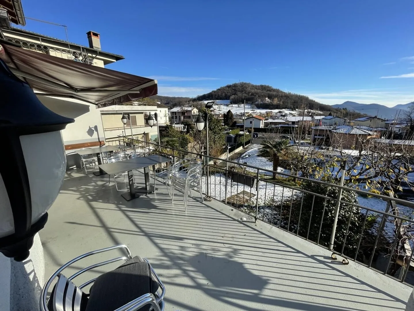 Restaurant avec pension avec terrasse d'été et jardin dans un emplacement ensoleillé - Photo 13 sur 13