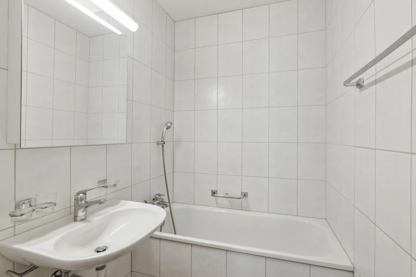 Appartement Charmant Près du Centre - Photo 4 sur 7