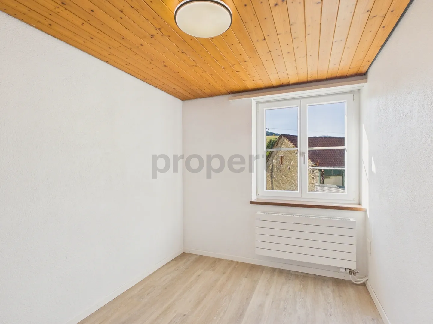Charmante und lichtdurchflutete Wohnung mit schönem Balkon, inkl. einem Parkplatz - Foto 8 von 10