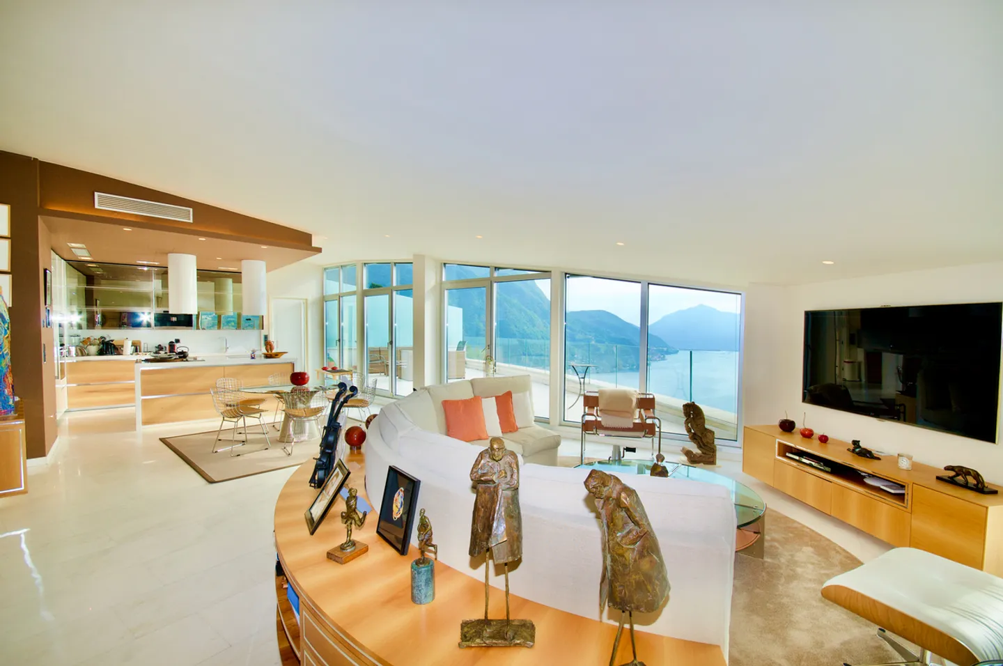 «Modernes Luxus-Duplex-Penthouse mit atemberaubendem Blick auf den Luganersee» - Foto 4 von 18