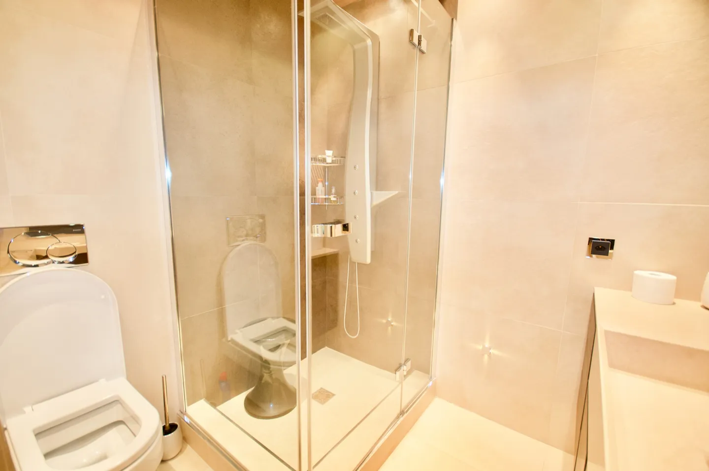 «Modernes Luxus-Duplex-Penthouse mit atemberaubendem Blick auf den Luganersee» - Foto 15 von 18