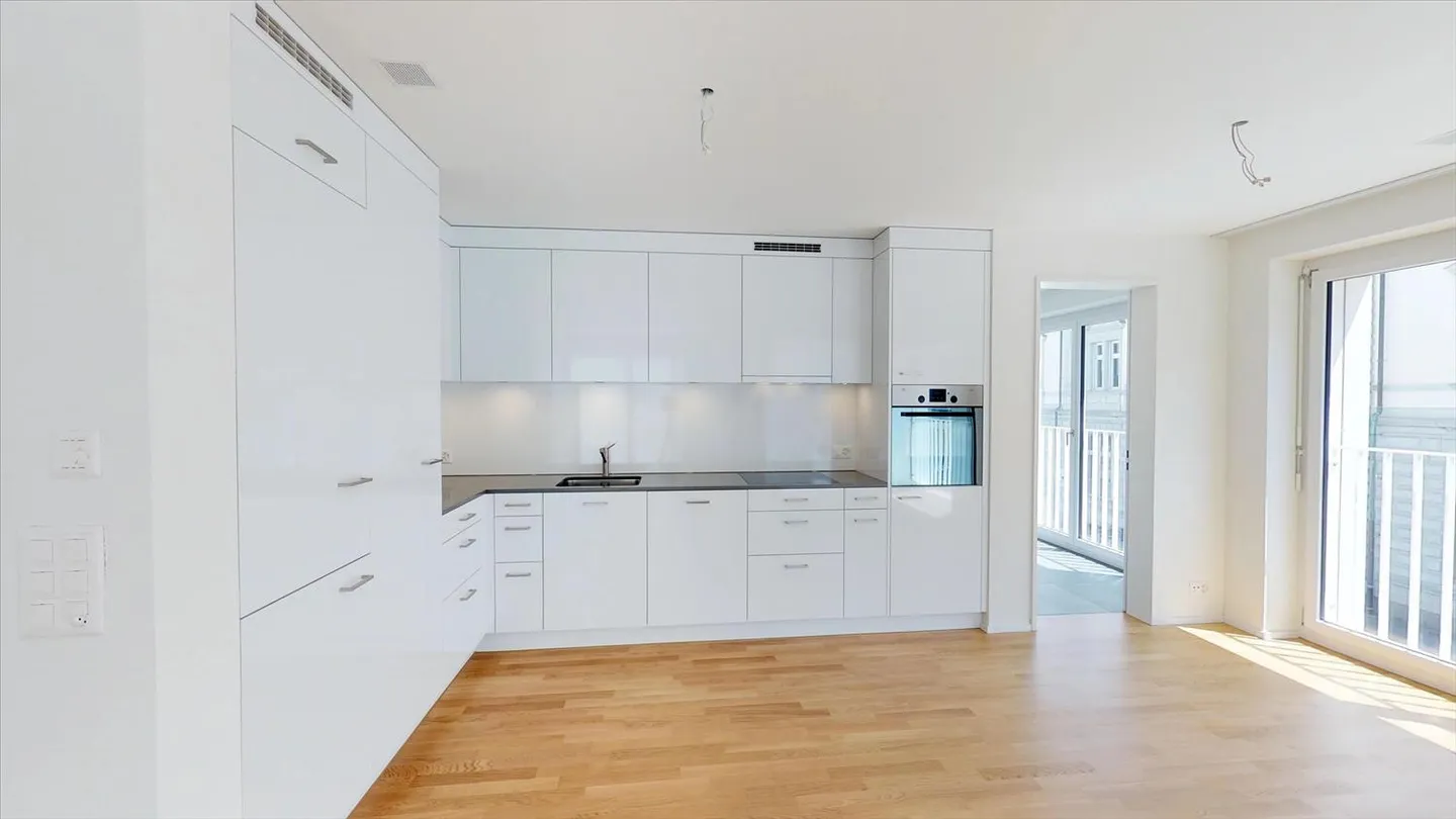 Top apartment in immediate proximity to the lake! - Photo 2 of 4
