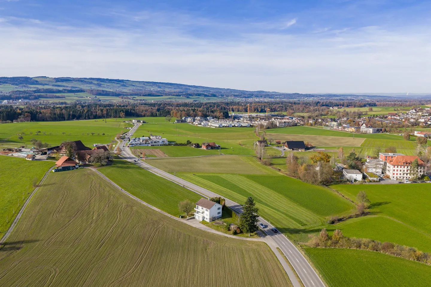 Single-family house 9 rooms - Photo 2 of 13