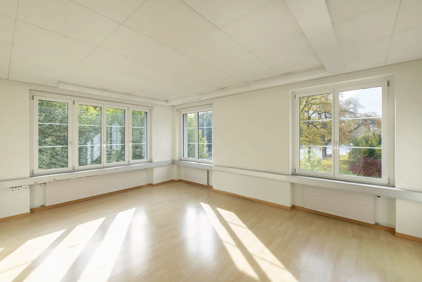 Your office space with optimal connections and urban environment - Photo 4 of 8