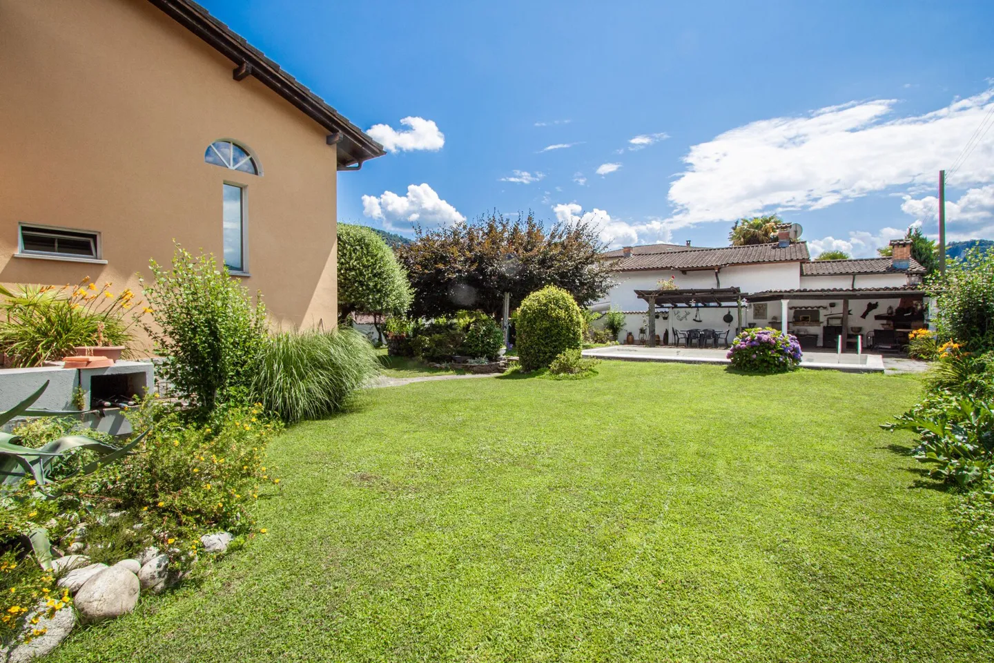 Incantevole villa con piscina e grande giardino - Foto 20 di 22