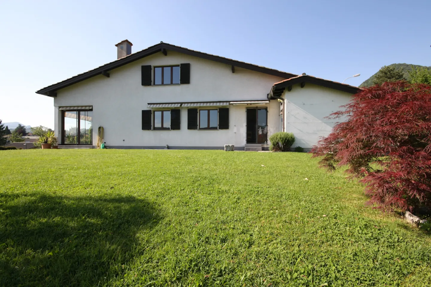 Villa élégante dans un emplacement calme et ensoleillé - Photo 2 sur 10