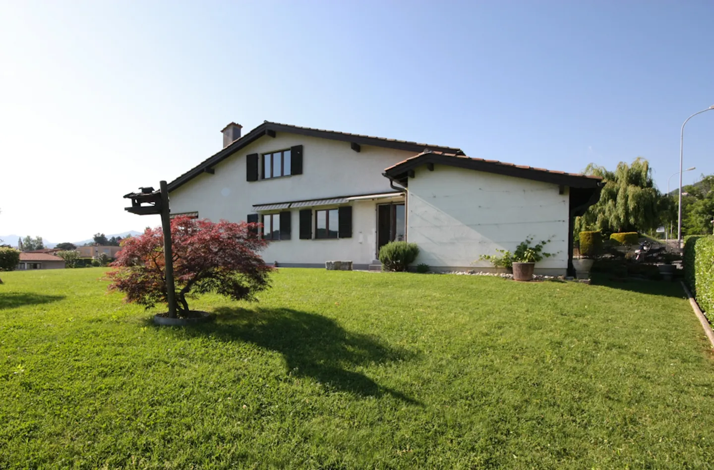 Villa élégante dans un emplacement calme et ensoleillé - Photo 1 sur 10