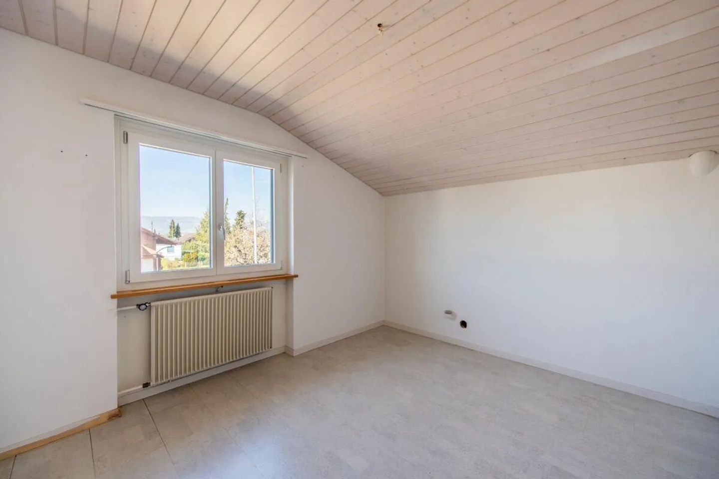 Vivere generosamente, progettare individualmente - Casa con 3 garage e giardino... - Foto 13 di 30