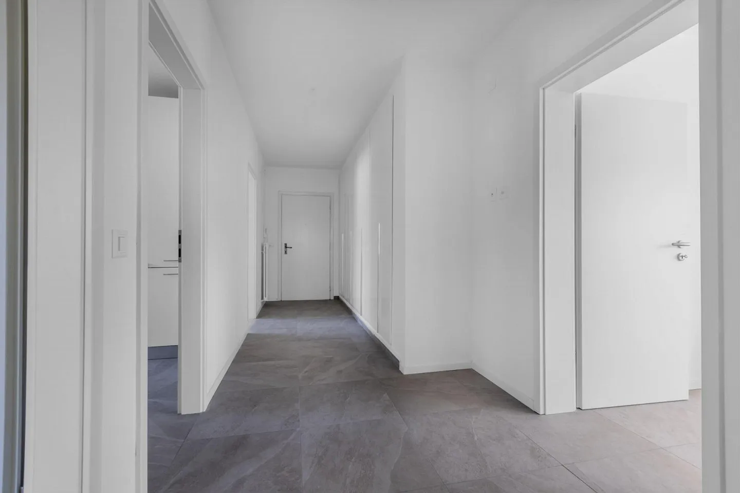 Louer 3.5 et 4.5 pièces rénovées à Genestrerio - Photo 5 sur 11