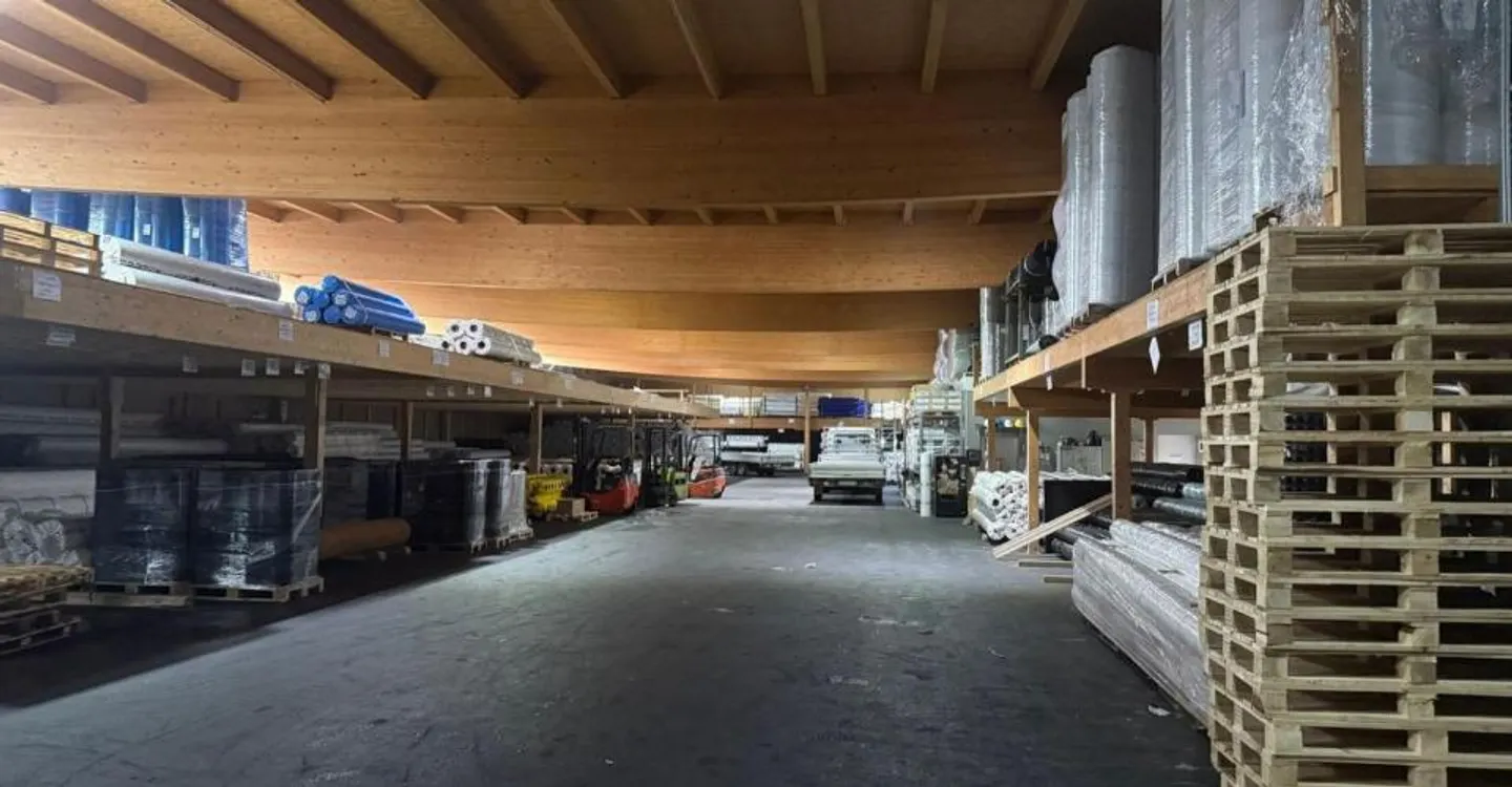 Delémont: Industrial & Administrative Building in Excellent Condition - Photo 6 of 6