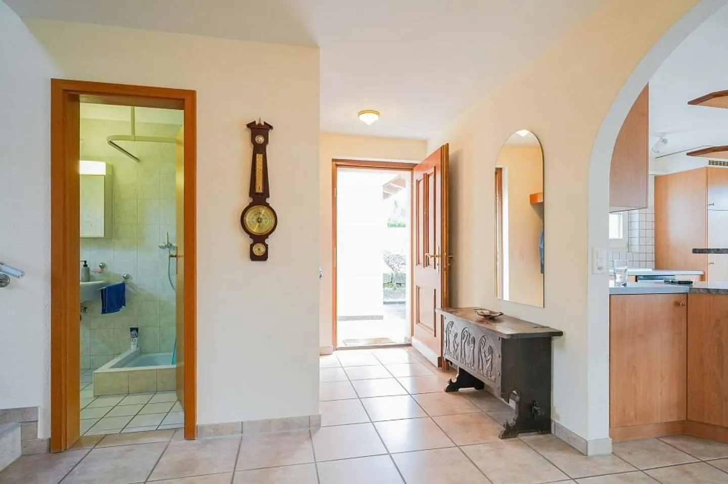 Well-maintained 5.5 room semi-detached single-family house in a quiet environment - Photo 2 of 13