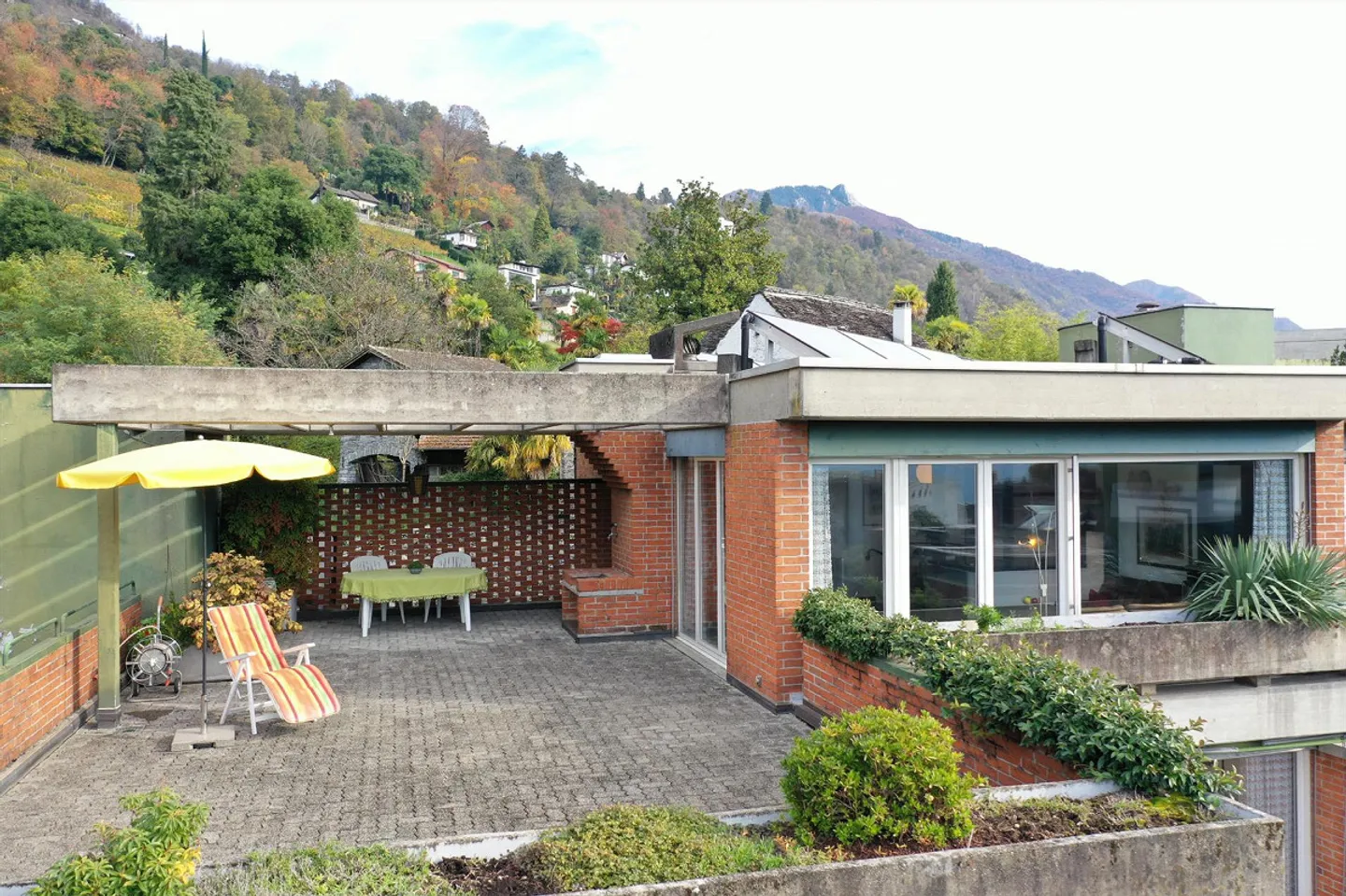 Appartamento attico di 3,5 stanze, soleggiato, centrale con vista sul Lago Maggiore - Foto 3 di 19